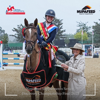 Courtney Young takes the Nupafeed Supplements Senior Discovery Championship with Double M Sensation